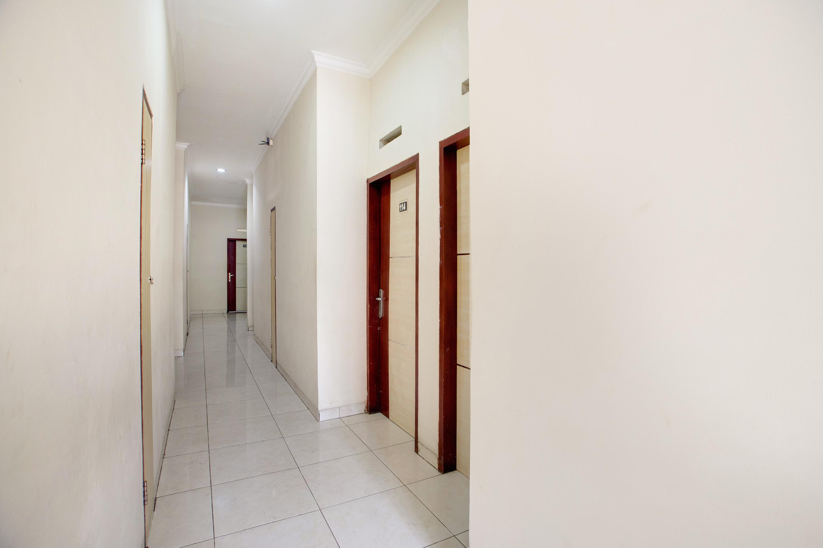 Reddoorz @ Arimbi Dewi Sartika Baru 3*